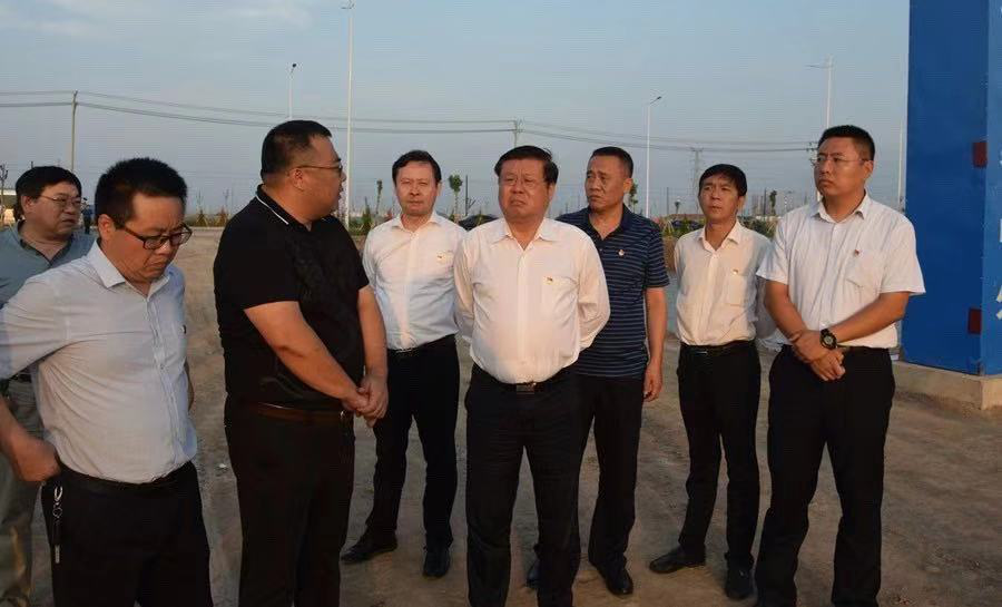 1564359457.png 滄州市委常委張國棟聽取中鐵滄鹽公司副董事長王峰偉匯報項目情況(滄州市委常委張國棟左四滄州鹽業集團董事長劉建軍左五副董事長王峰偉左二中鐵滄鹽總經理王志巖左一).png
